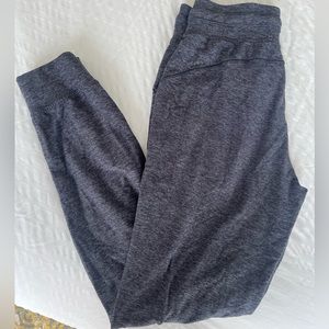 lululemon size 4 joggers